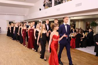 Uczniowie II LO w Wieluniu studniówkę mają już za sobą!